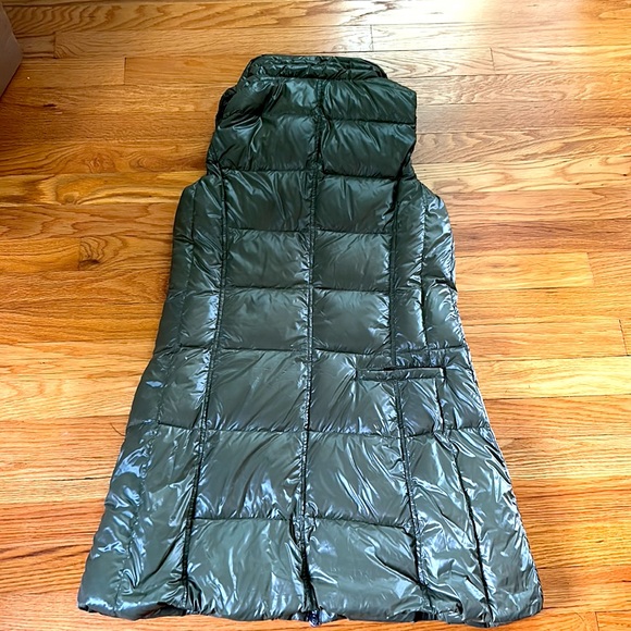 Raison D’etre long down vest size Small - Picture 2 of 3